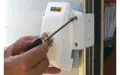 HEOSafe Door Frame Lock – vonkajšia bezpečnostná zámka na dvere, servisné klapky a garáže