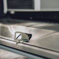 Busboxx držiak zadných dverí – bezpečné vetranie pre VW T5/T6/T6.1