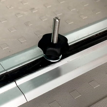 BUSBOXX Halterungen- upevňovacie skrutky do sedadlových líšt – 4 ks pre VW T5/T6/T6.1