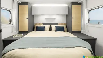 Ahorn Camp TQ 740 – karavan s veľkou queen‑size posteľou pre maximálny komfort