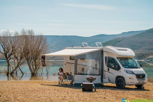 Fiamma Side W Pro F45 / F80 – Bočná stena k markíze pre karavan